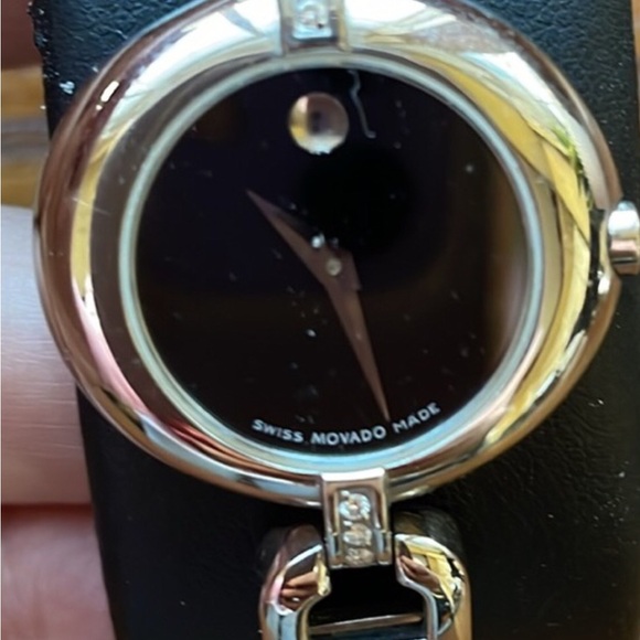 MOVADO Diamond two-tone, petite 26mm - Picture 5 of 11